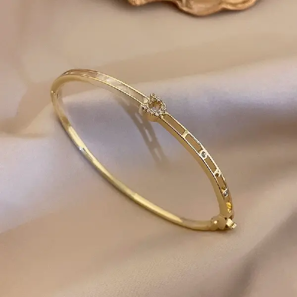 10 Bracelet - Gold - Letter D.,tkmbeautysupply.com