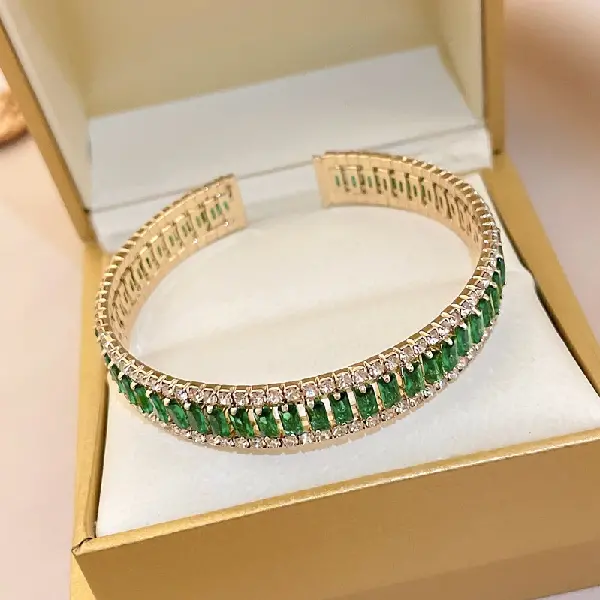 Bracelet - green - rectangular.,tkmbeautysupply.com