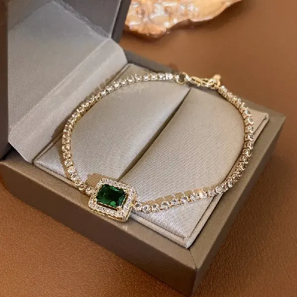 Bracelet - green square.,tkmbeautysupply.com