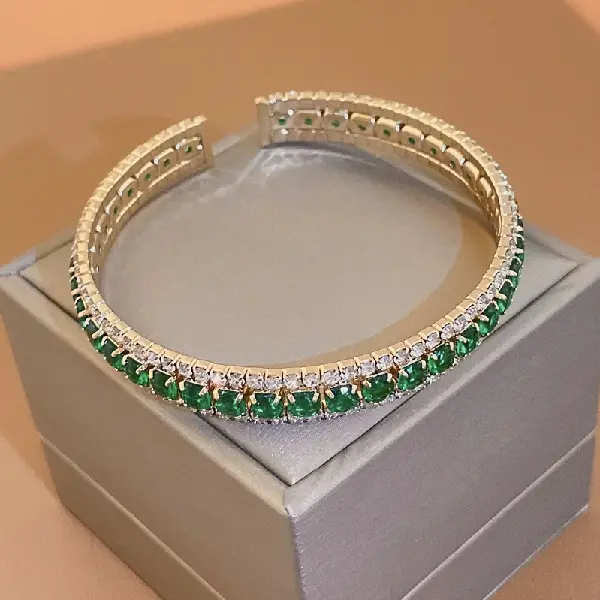 5 bracelets-green-square,tkmbeautysupply.com