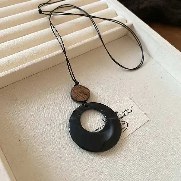 19# hollow round resin necklace,tkmbeautysupply.com