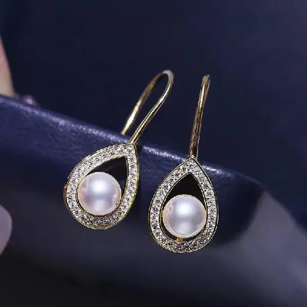Golden white pearls,tkmbeautysupply.com