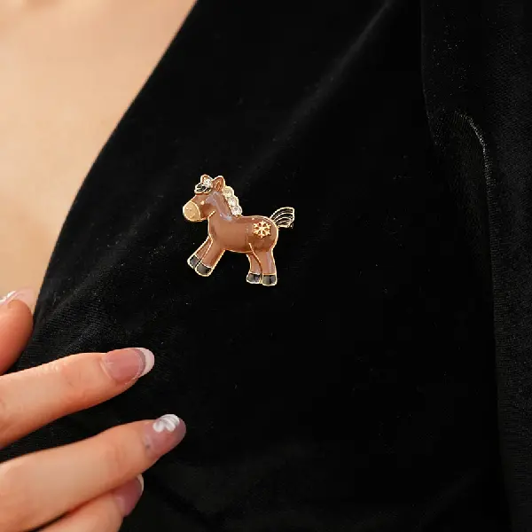 15# brooch-oil-drip inlaid zircon pony,tkmbeautysupply.com