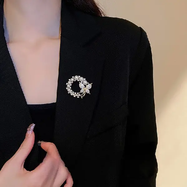 26# Brooch-Diamond Butterfly Pearl,tkmbeautysupply.com