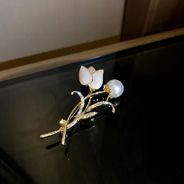 27# brooch-pearl diamond rose flower,tkmbeautysupply.com