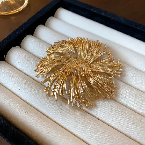 55# Brooch-Round Fireworks,tkmbeautysupply.com