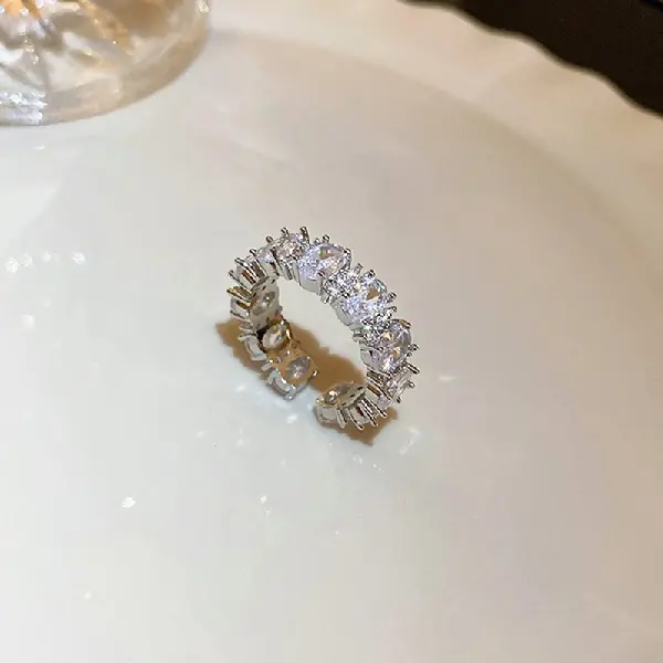 43. Ring - white gold oval splicing,tkmbeautysupply.com