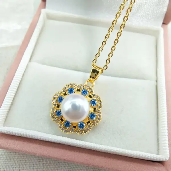 Golden necklace with white pearls,tkmbeautysupply.com