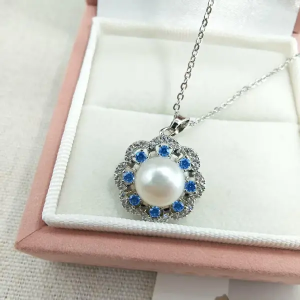 Silver necklace white pearls,tkmbeautysupply.com