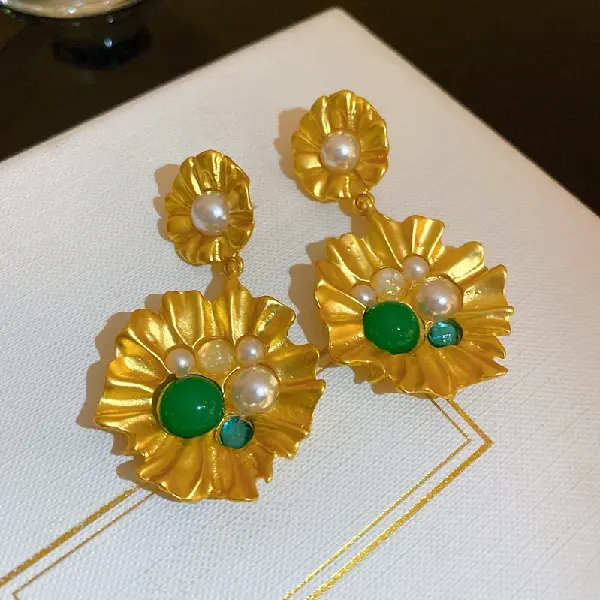 Silver needle pleated pearl flower earrings,tkmbeautysupply.com