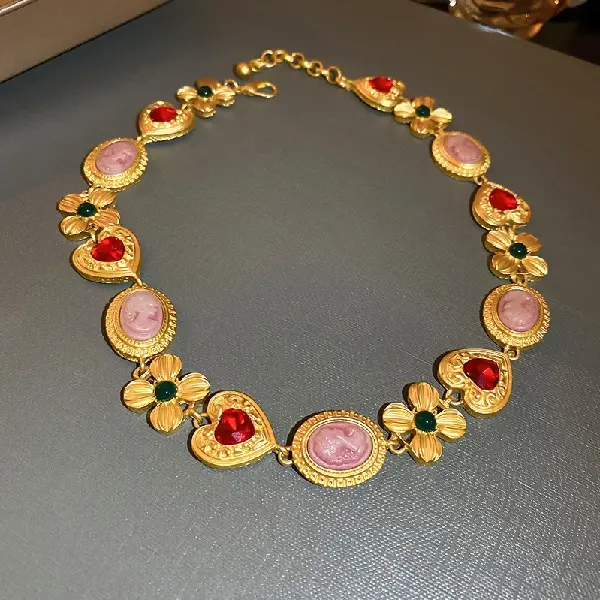 35# Necklace-Flower Portrait Diamond Love Heart,tkmbeautysupply.com