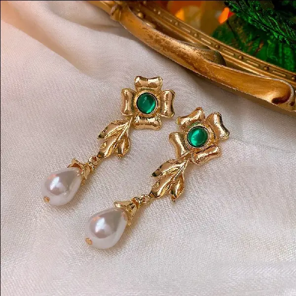 37# Silver Needle Second-hand Emerald Diamond Flower Pearl Drop Earrings,tkmbeautysupply.com