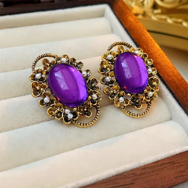 Pearl oval ear clip,tkmbeautysupply.com