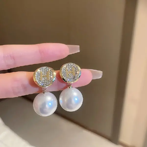 13# Silver Needle Diamond Letter H Pearl Stud Earrings,tkmbeautysupply.com