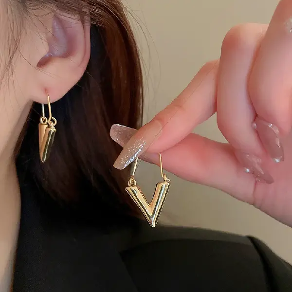 36# metal V-shaped earrings,tkmbeautysupply.com