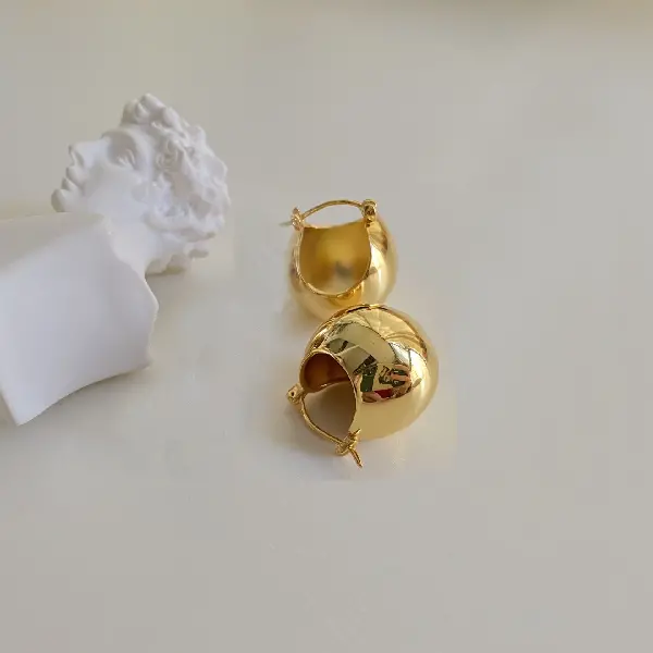 47# earrings-golden balls.,tkmbeautysupply.com