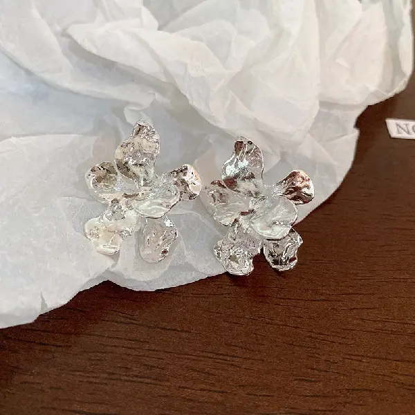 102# silver needle metal flower stud earrings,tkmbeautysupply.com