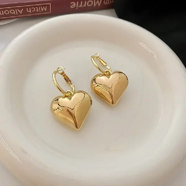Silver needle metal love C-shaped earrings,tkmbeautysupply.com