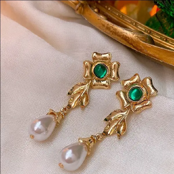 63# Silver Needle Second-hand Emerald Diamond Flower Pearl Drop Earrings,tkmbeautysupply.com