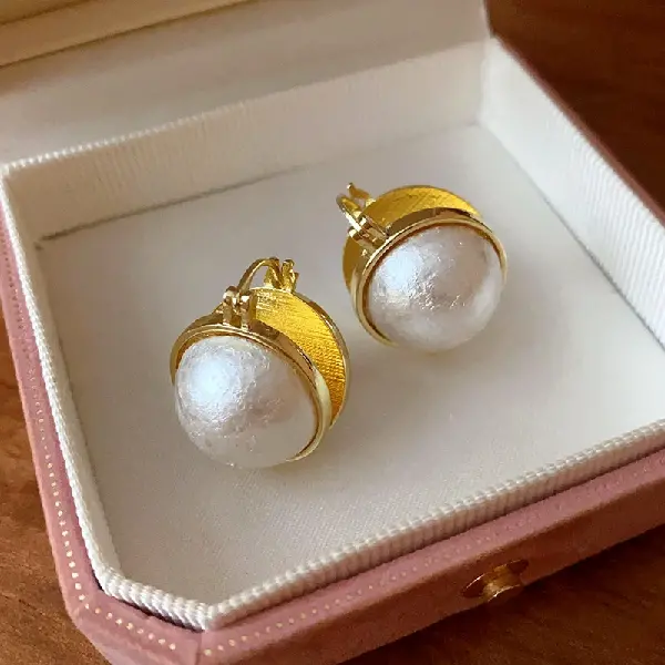 102# earrings-white pearls,tkmbeautysupply.com