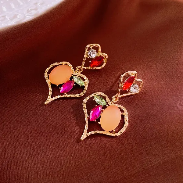 132# Silver Needle-Colored Love Diamond Stud Earrings,tkmbeautysupply.com