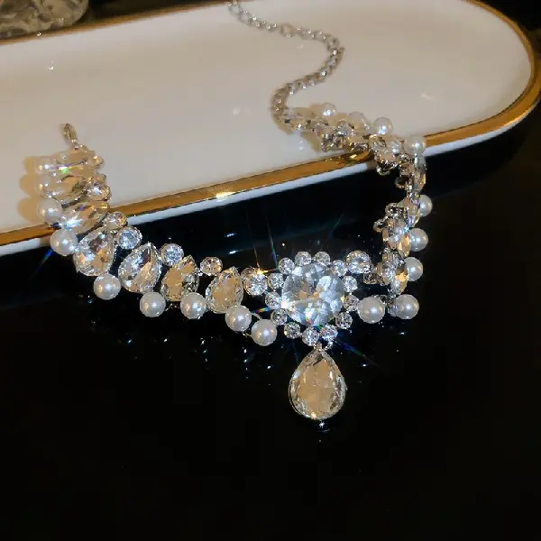 14# necklace-pearl inlaid with diamonds and water drop flowers,tkmbeautysupply.com