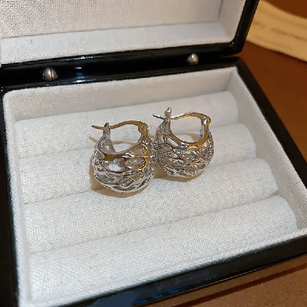 17-Hollow flower basket earrings,tkmbeautysupply.com