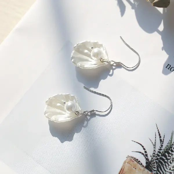 17# ear hook-shell,tkmbeautysupply.com