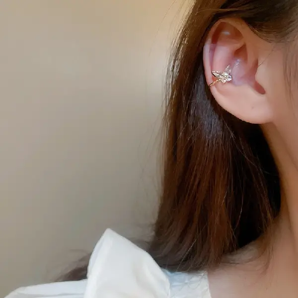 113# butterfly zircon ear clip (right),tkmbeautysupply.com