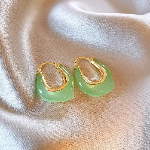 15-# Green Retro U-shaped Resin Earrings,tkmbeautysupply.com