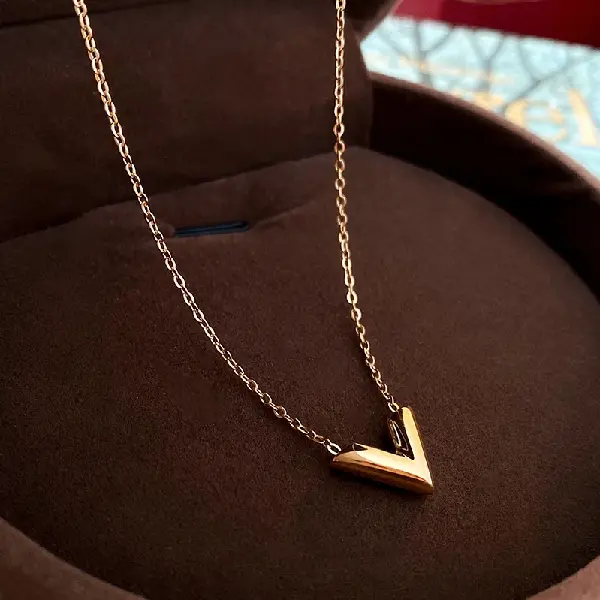 33#gold-titanium steel letter V necklace,tkmbeautysupply.com