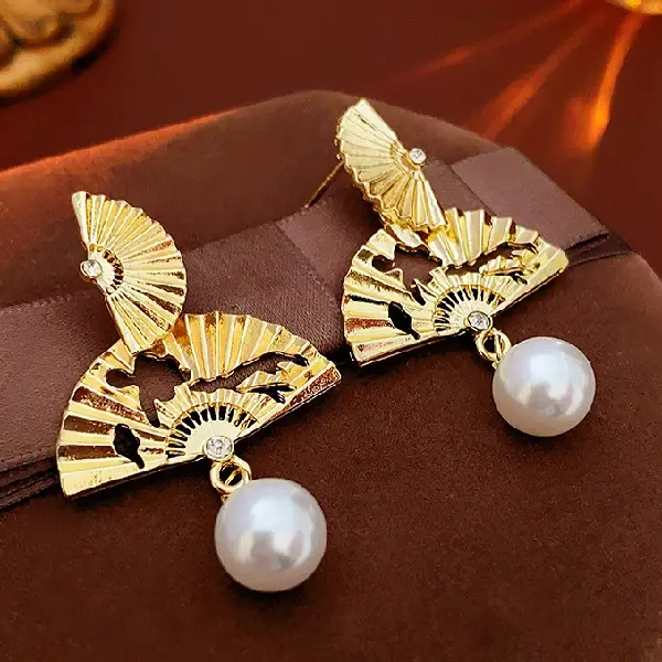 8# Silver Needle Fan Diamond Pearl Stud Earrings,tkmbeautysupply.com