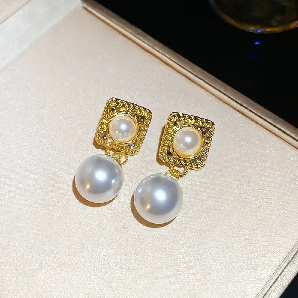 24# Silver Needle Square Twist Pattern Artificial Pearl Stud Earrings,tkmbeautysupply.com