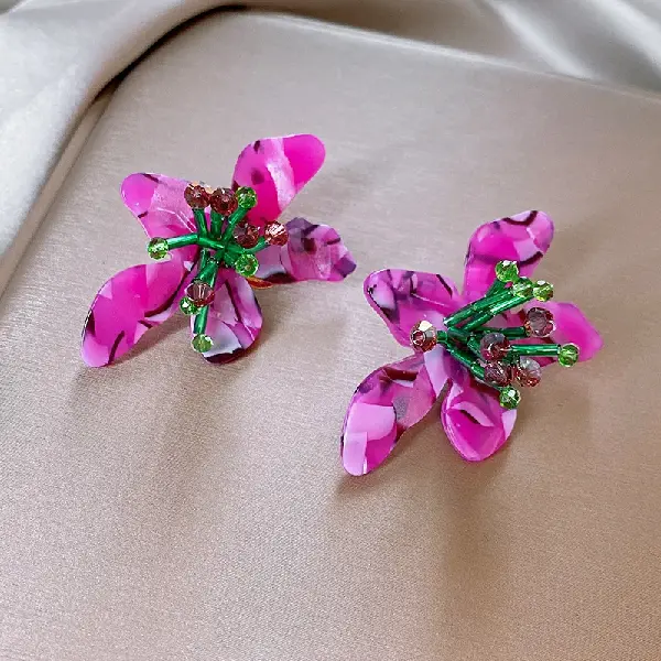 30# Silver Needle-Flower Crystal Acetate Earrings,tkmbeautysupply.com