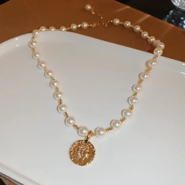 37# Pearl Inlaid Diamond Round Portrait Necklace (Real Gold Plating),tkmbeautysupply.com
