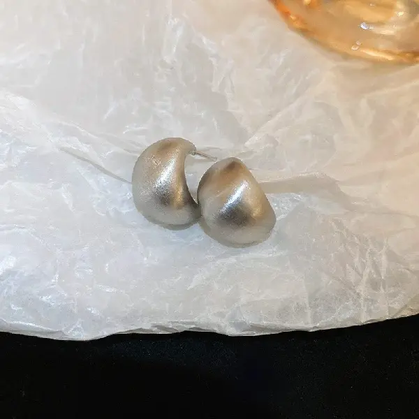 23# silver needle-C-shaped bean stud earrings,tkmbeautysupply.com