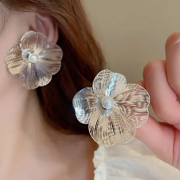 55# Silver Needle-Pearl Flower Stud Earrings,tkmbeautysupply.com