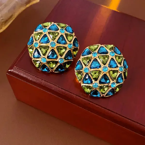 14# Silver Needle-Green Round Triangular Diamond Stud Earrings,tkmbeautysupply.com