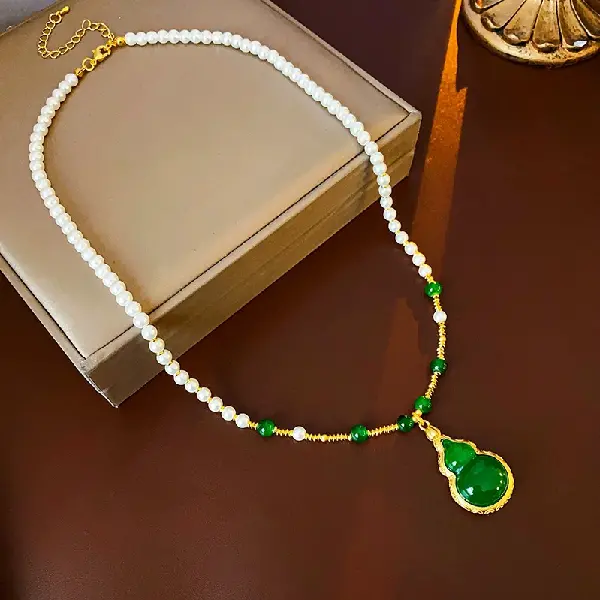 28# necklace-green-white,tkmbeautysupply.com