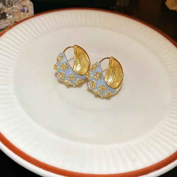 28# diamond C-shaped earrings-gold-blue,tkmbeautysupply.com