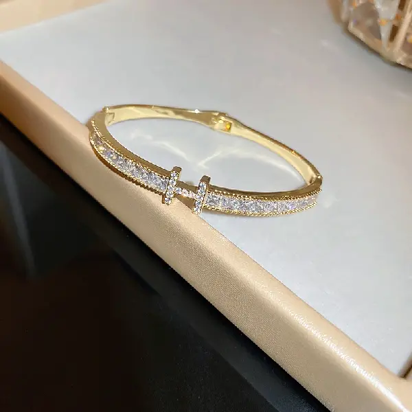 Zircon Letter H Clip Bracelet,tkmbeautysupply.com