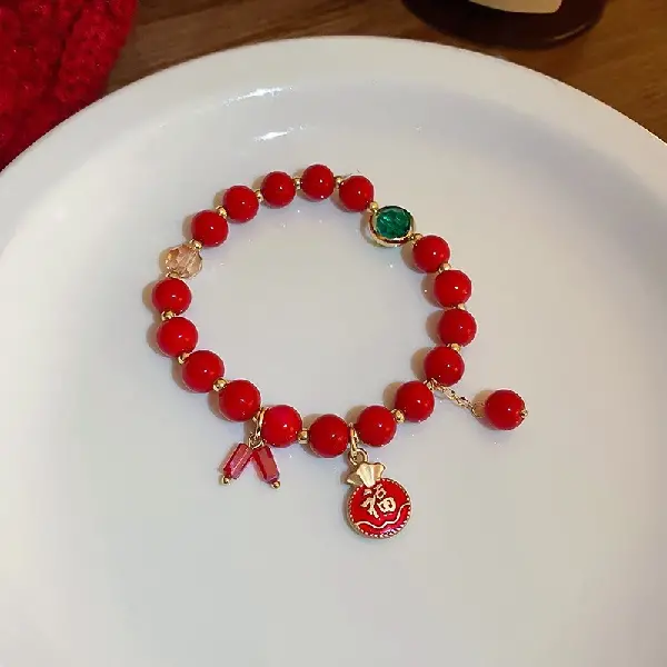 19. Crystal red bead bracelet,tkmbeautysupply.com