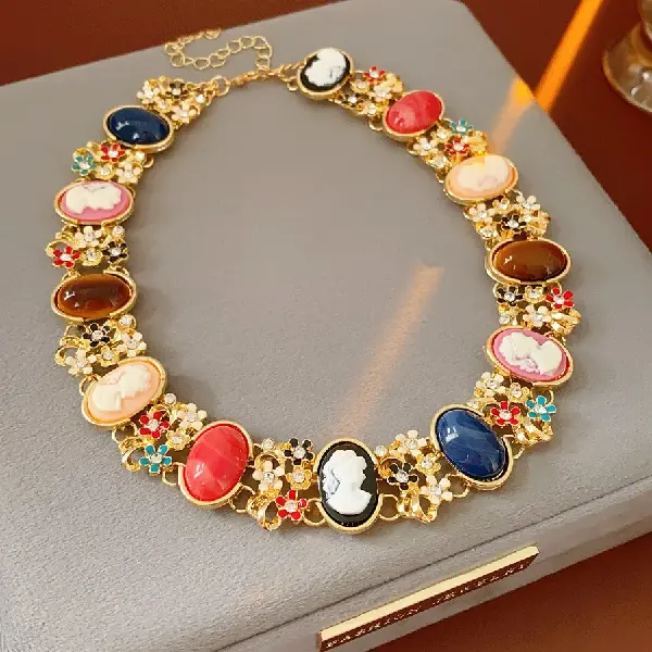 5# Necklace-Diamond Colored Flower Oval Resin Figure,tkmbeautysupply.com