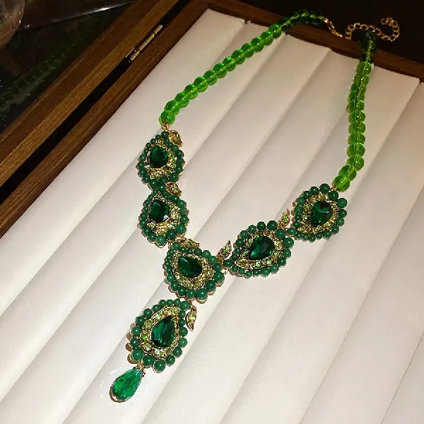 22# Necklace-Acrylic glass with diamonds, round beads, water drops and leaves,tkmbeautysupply.com