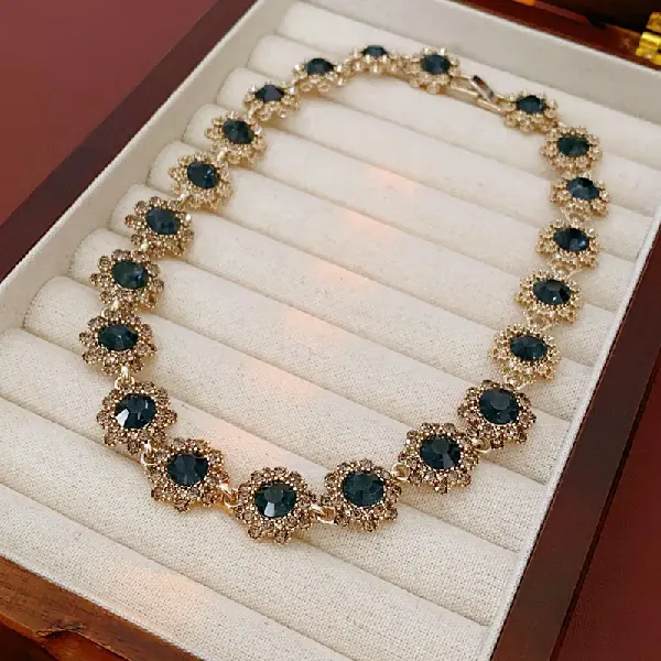 70# necklace-multi-layered flower pattern set with diamonds,tkmbeautysupply.com