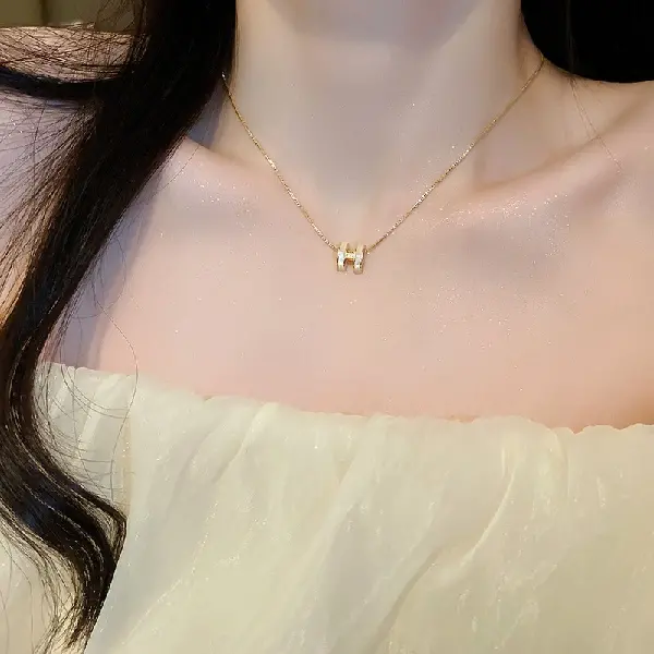 12# necklace-gold letter H,tkmbeautysupply.com