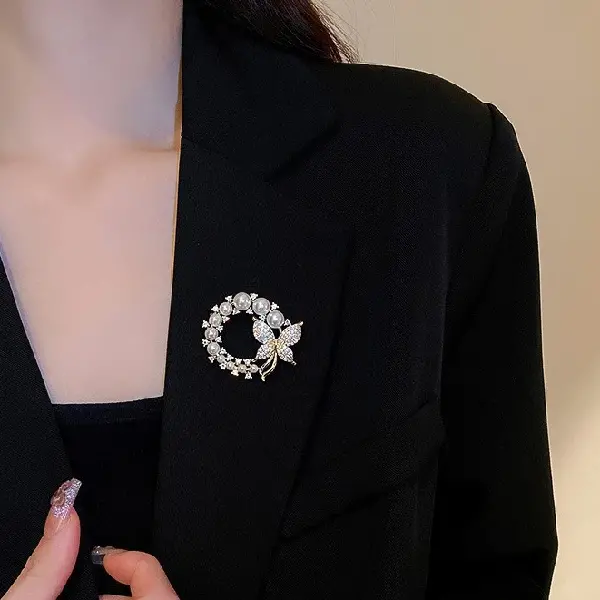 26# Brooch-Diamond Butterfly Pearl,tkmbeautysupply.com