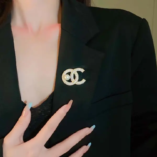 Real gold electroplated pearl zircon letter OC brooch,tkmbeautysupply.com