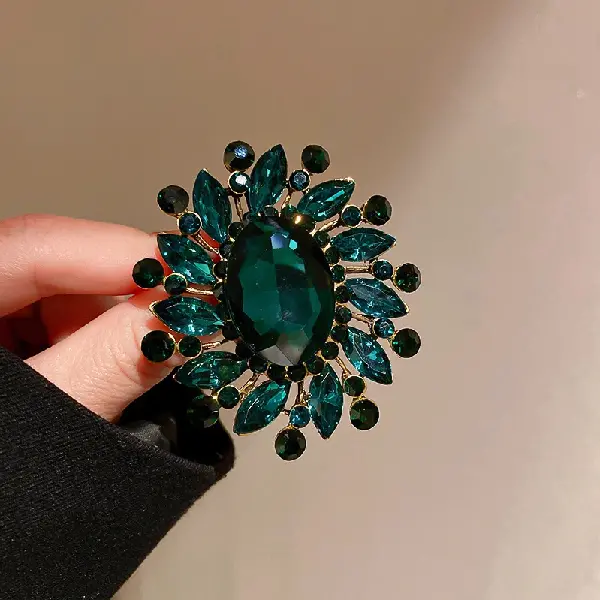 Emerald and diamond flower brooch,tkmbeautysupply.com